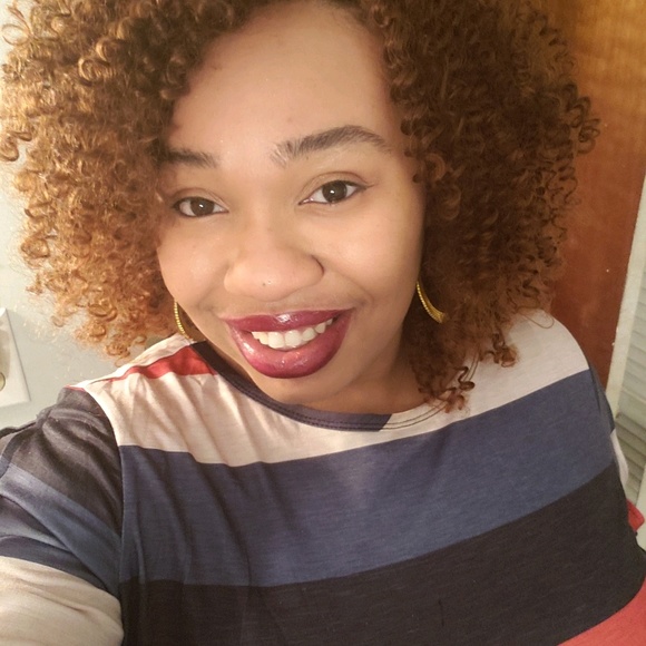 Meet your Posher, Carlita - Picture 1 of 1